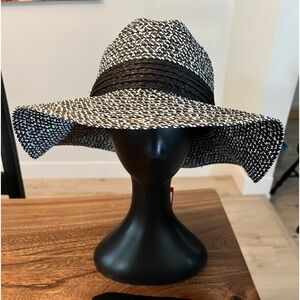 NWT Vince Camuto Women’s Floppy Sun Hat One Size